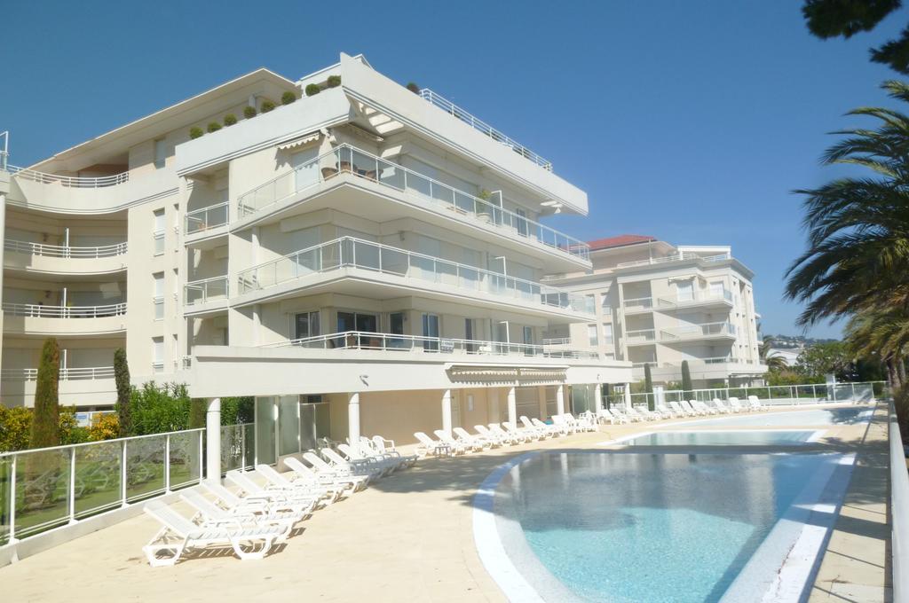Stunning 2 Bed, 2 Bath Apt On The Cannes Sea Front Has Swimming Pool And Is A Secure Modern Building 464 Exteriör bild