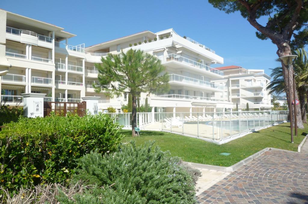 Stunning 2 Bed, 2 Bath Apt On The Cannes Sea Front Has Swimming Pool And Is A Secure Modern Building 464 Exteriör bild