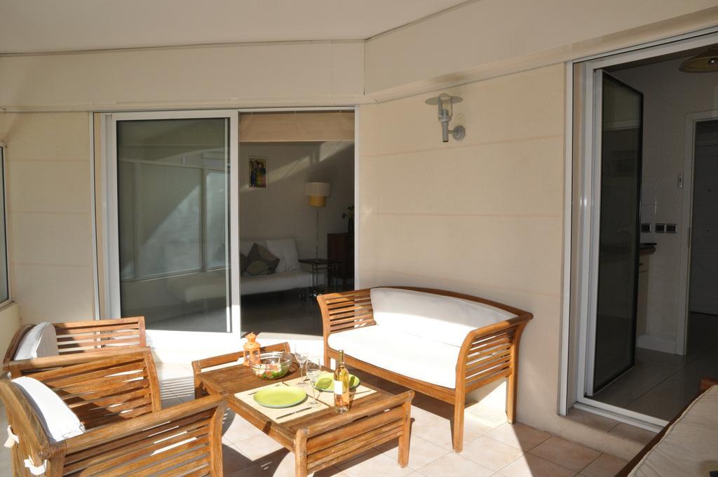 Stunning 2 Bed, 2 Bath Apt On The Cannes Sea Front Has Swimming Pool And Is A Secure Modern Building 464 Exteriör bild