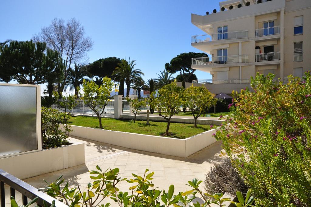Stunning 2 Bed, 2 Bath Apt On The Cannes Sea Front Has Swimming Pool And Is A Secure Modern Building 464 Exteriör bild