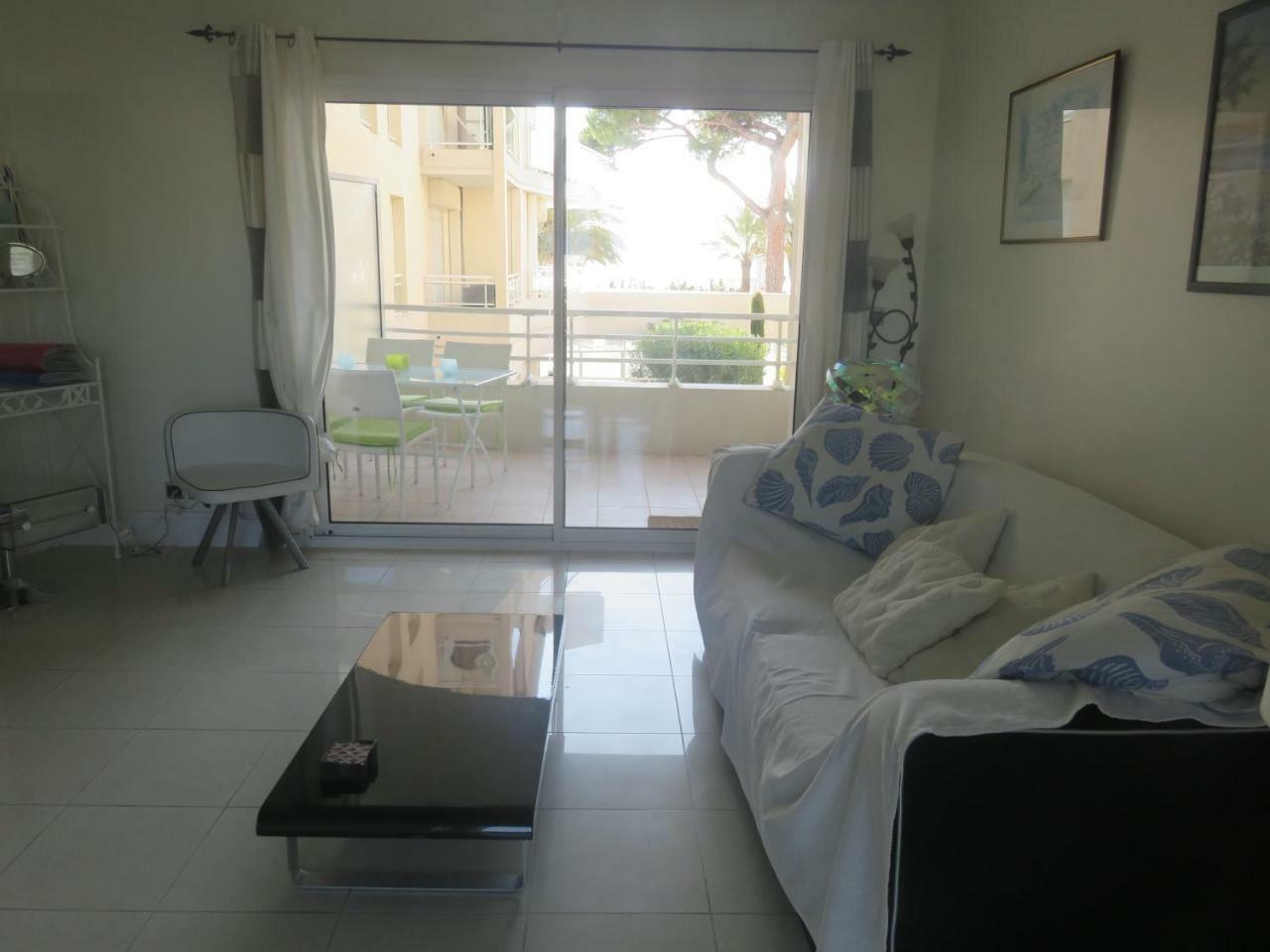 Stunning 2 Bed, 2 Bath Apt On The Cannes Sea Front Has Swimming Pool And Is A Secure Modern Building 464 Exteriör bild