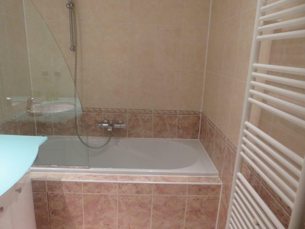 Stunning 2 Bed, 2 Bath Apt On The Cannes Sea Front Has Swimming Pool And Is A Secure Modern Building 464 Exteriör bild